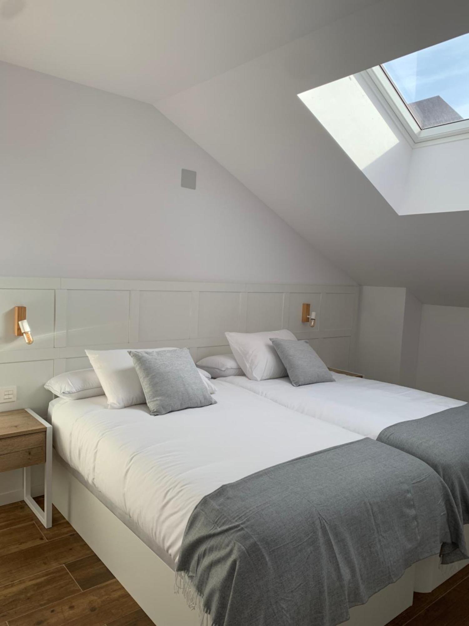 Apartamentos Lux Carrion Carrion De Los Condes Luaran gambar