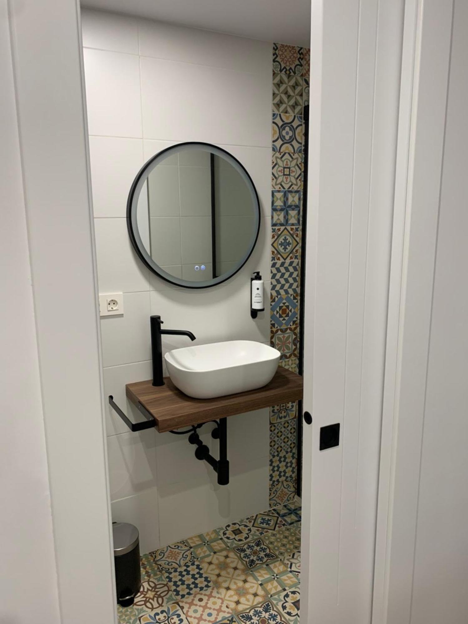 Apartamentos Lux Carrion Carrion De Los Condes Luaran gambar