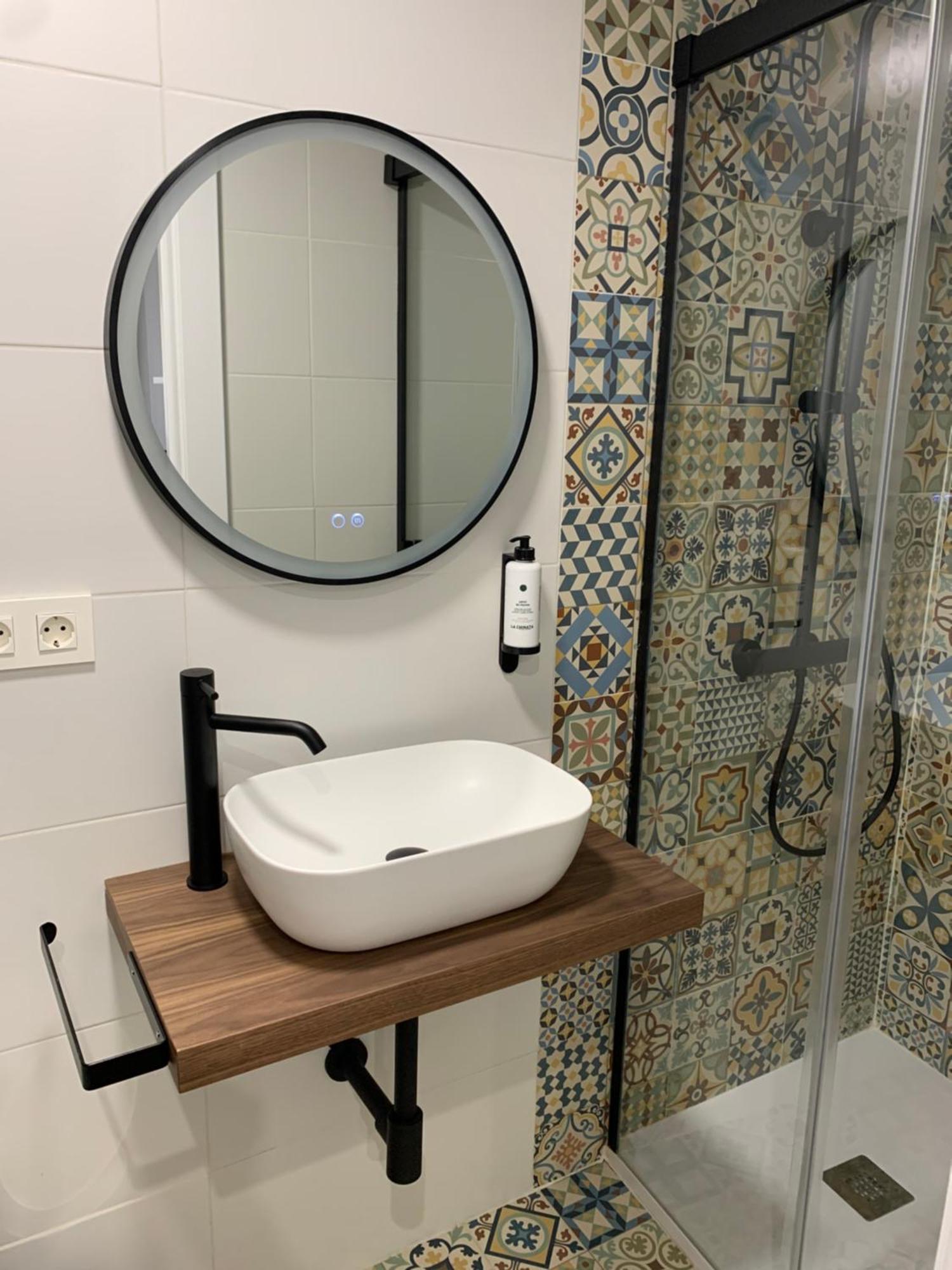 Apartamentos Lux Carrion Carrion De Los Condes Luaran gambar