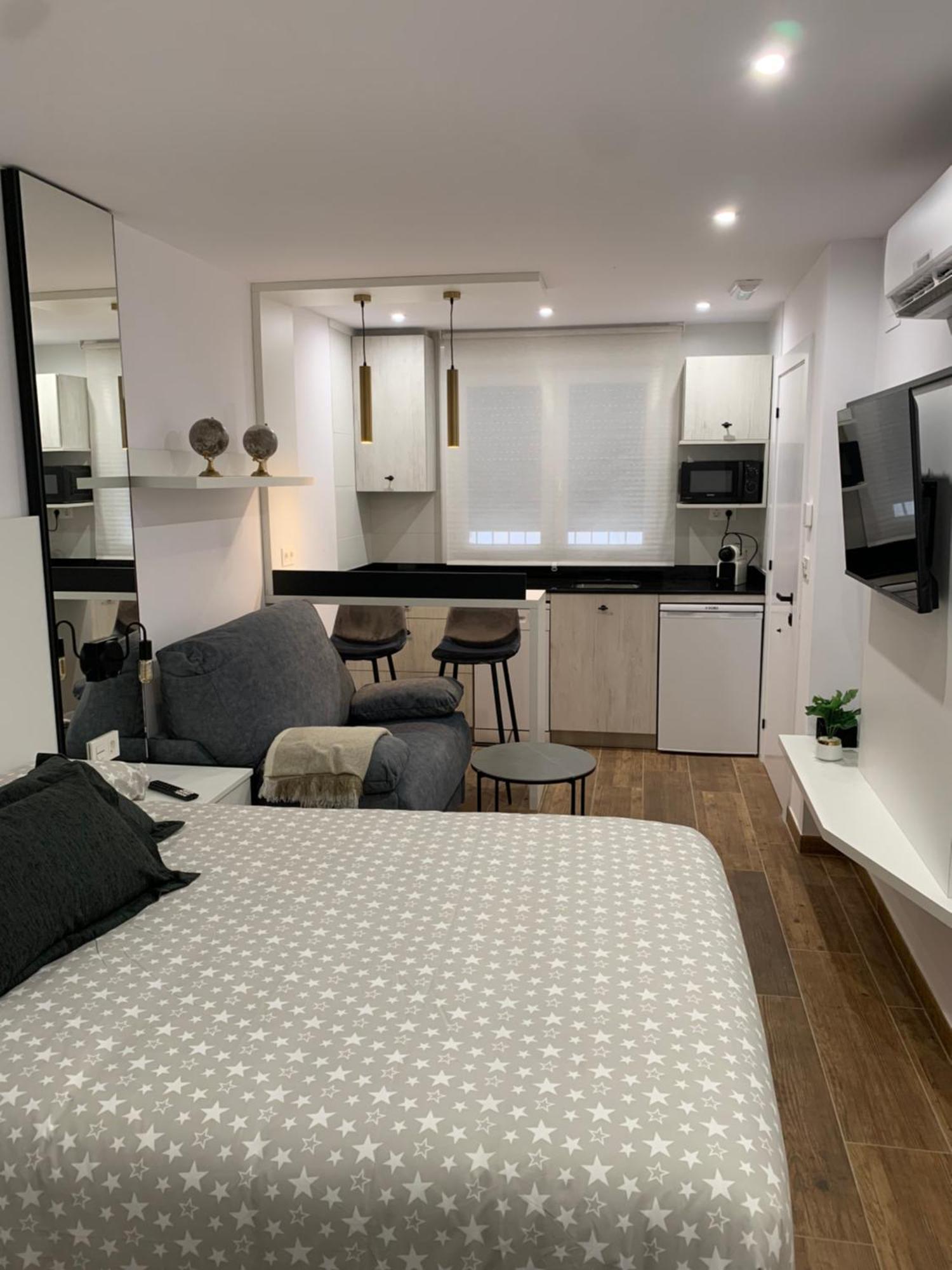 Apartamentos Lux Carrion Carrion De Los Condes Luaran gambar