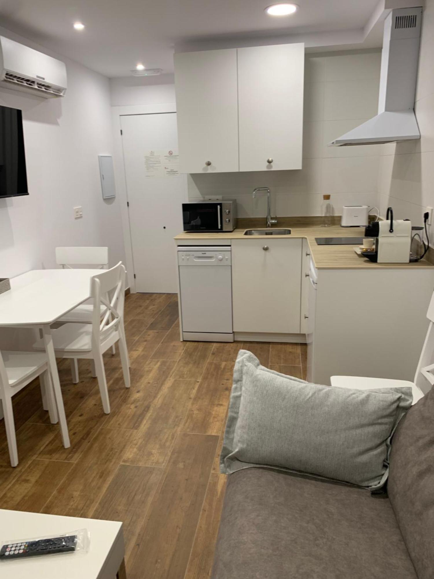 Apartamentos Lux Carrion Carrion De Los Condes Luaran gambar