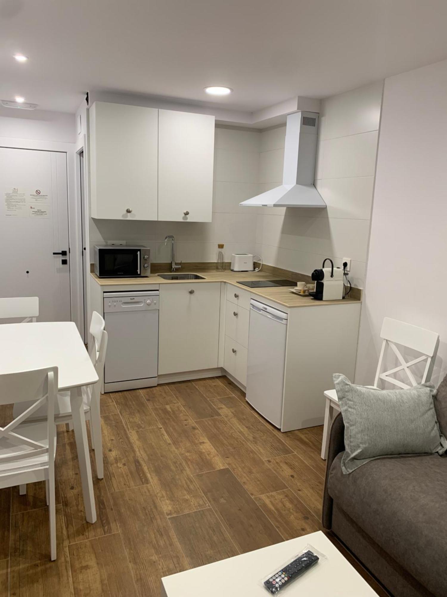 Apartamentos Lux Carrion Carrion De Los Condes Luaran gambar